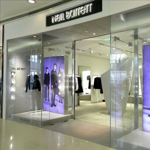 Retail Neil Barrett - Cina